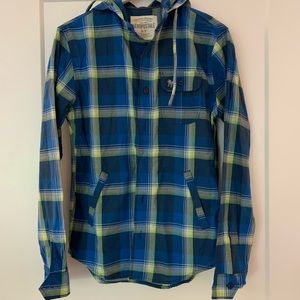 Aeropostale shirt Small in blue and green